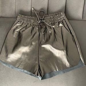MOVING SALE 🔥 NWOT Silver shorts